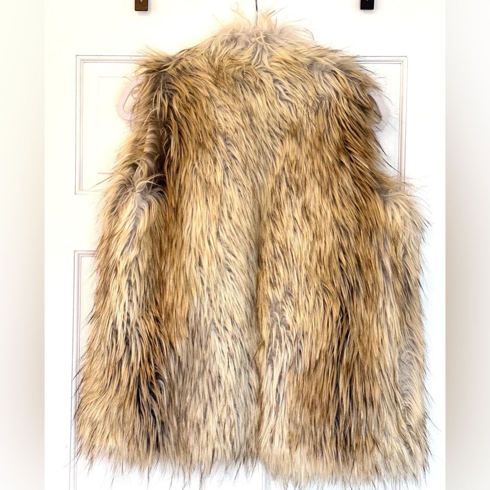 Grace and Lace Faux Fur Vest Size Small